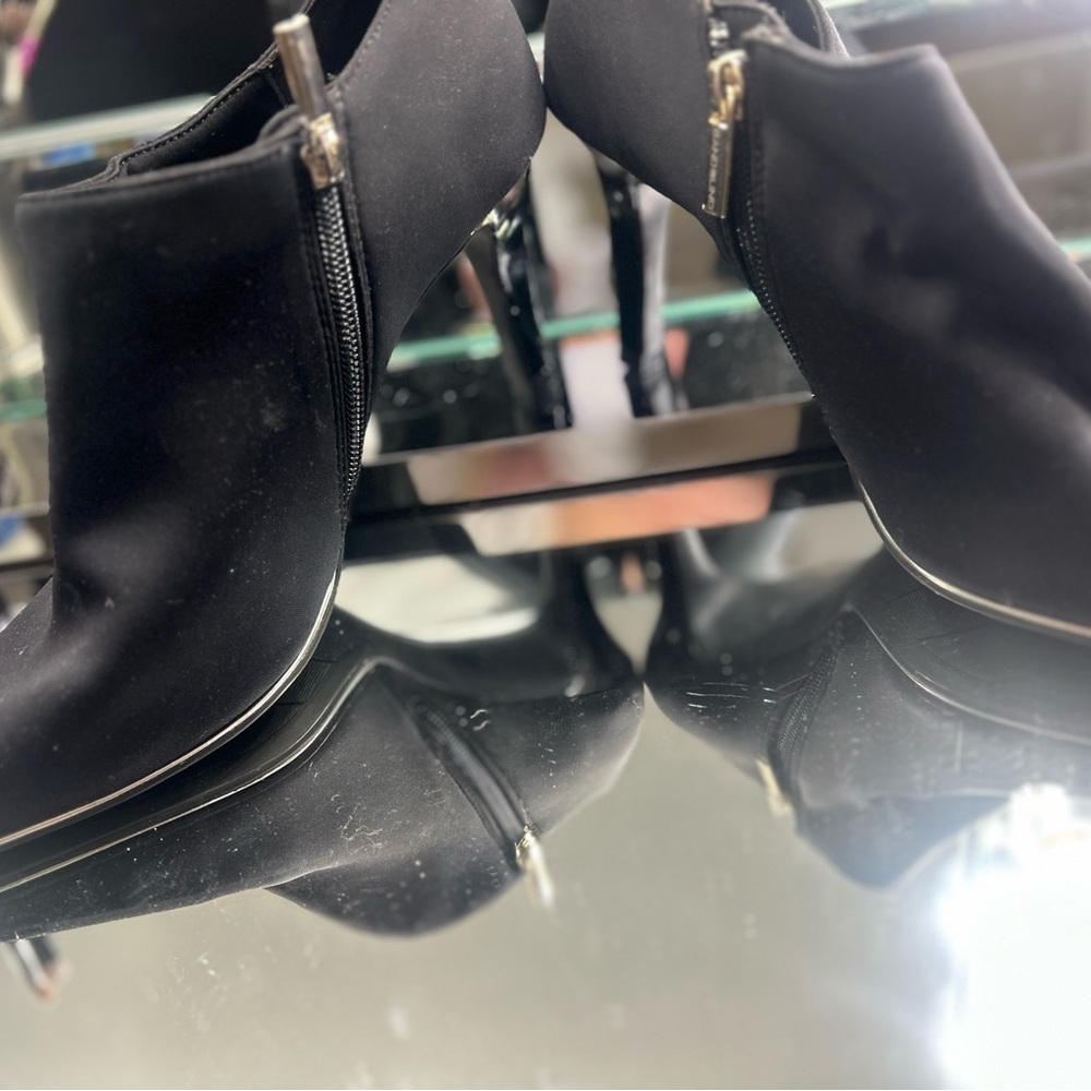 Bandolino Black Ankle Boots 10 M - Picture 6 of 6